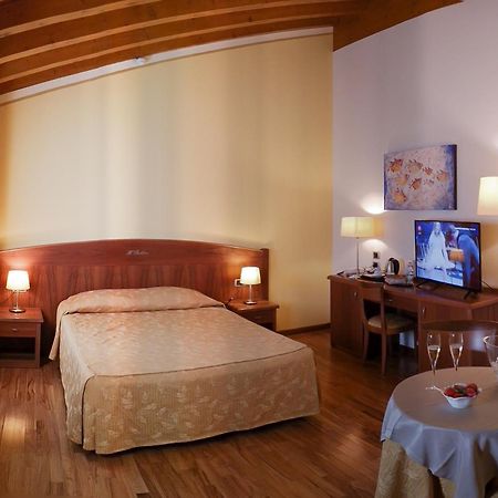 Hotel Purlilium Порчиа Экстерьер фото