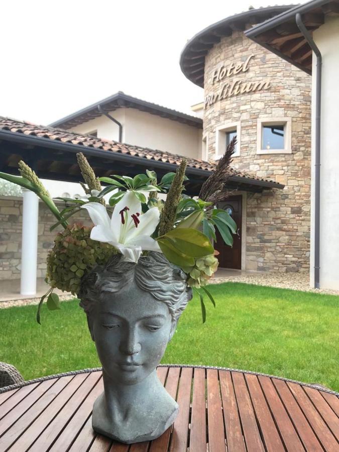 Hotel Purlilium Порчиа Экстерьер фото
