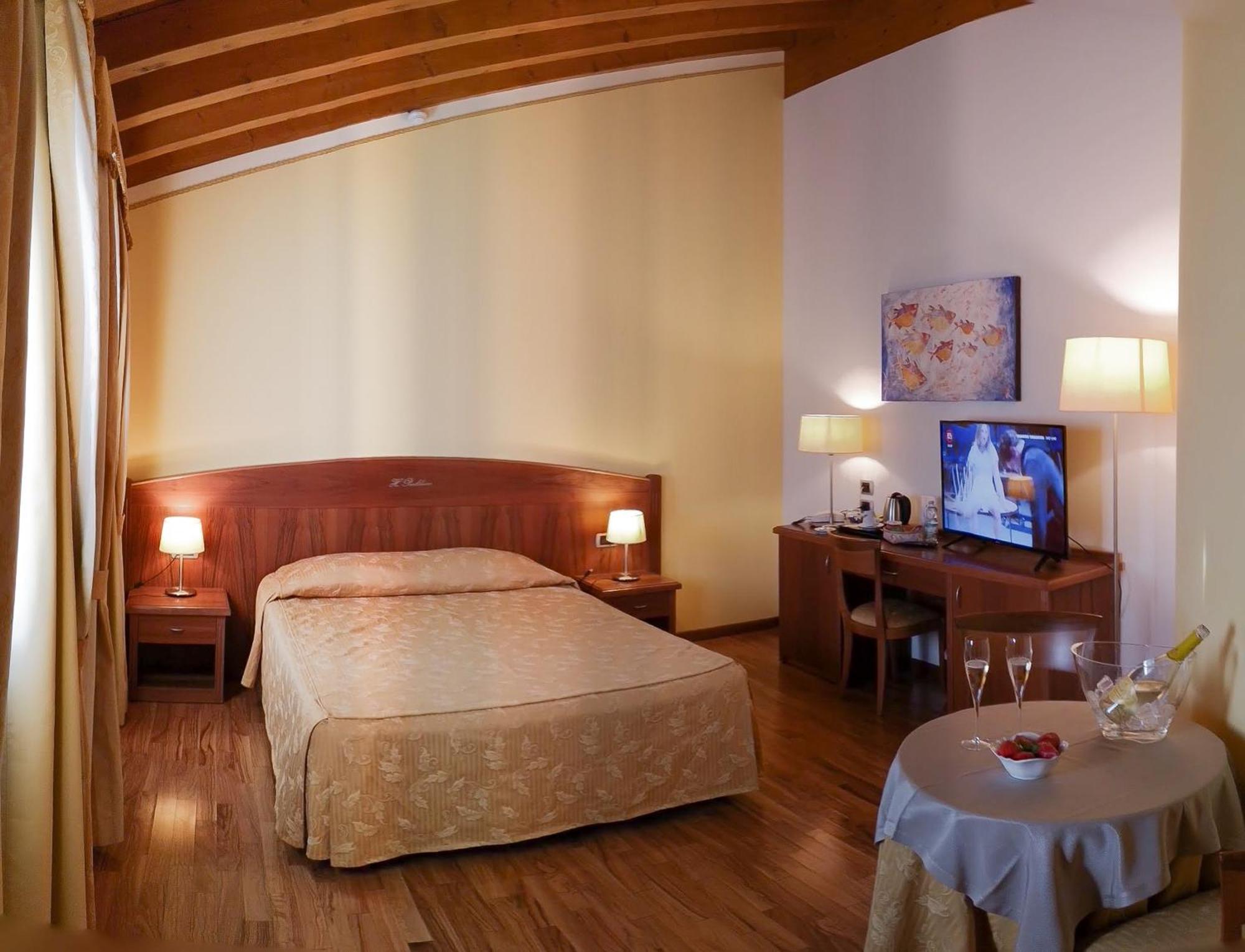 Hotel Purlilium Порчиа Экстерьер фото
